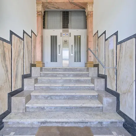 Апартаменти Urban Charm - Centre *